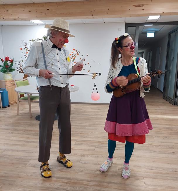 Besuch der Clowns im Elias-Schrenk-Haus