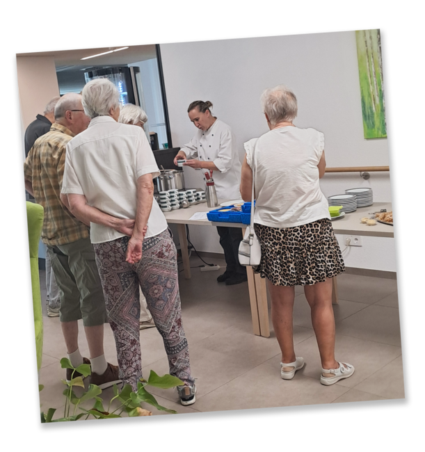 Das Bild zeigt Besucher beim Erlebnistag